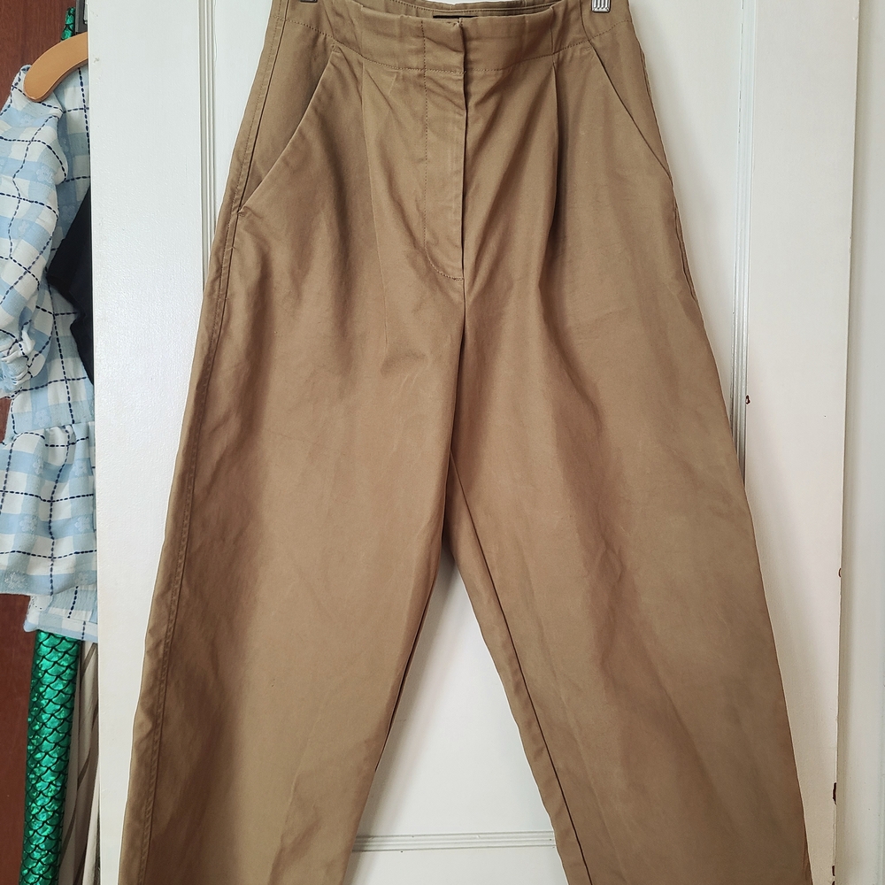 Banana Republic Khaki Barrel Chinos